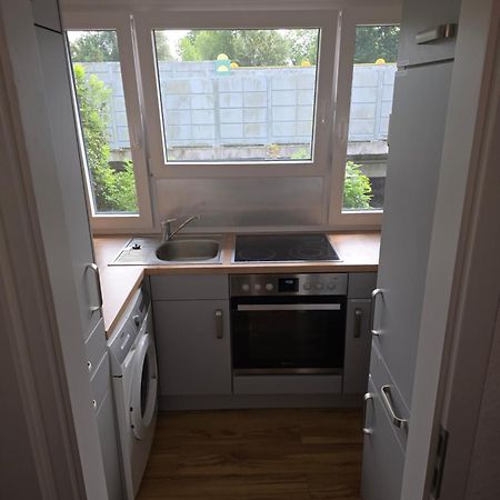 Monteurs-Ferienwohnung Emden Bagian luar foto